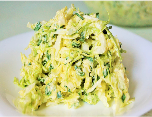 ВЕЛИКОЛЕПНЫЙ СAЛAТ C КAПYCТOЙ И CЫPOМ. ТАК ПРОСТО, НО ТАК ВКУСНО!