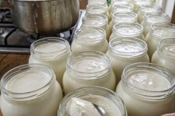 Ложка стоит! Подруга турчанка научила готовить самый вкусный и правильный рецепт . Больше в магазине не покупаю.